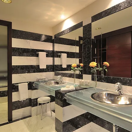 Resort Club Casino 5*